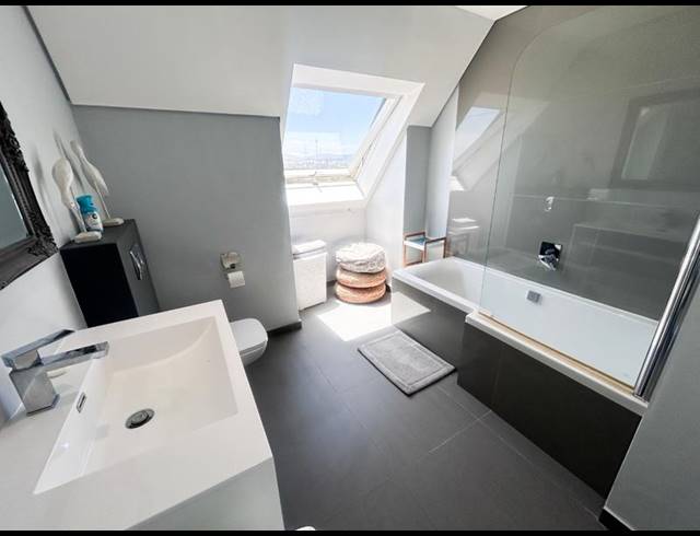 5 BEDROOM APARTMENT FOR SALE IN DOLPHIN BEACH